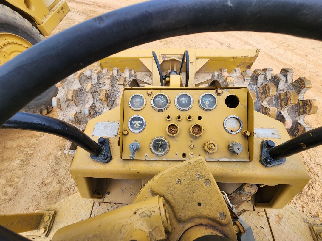 1985 CATERPILLAR 815 - Image 9